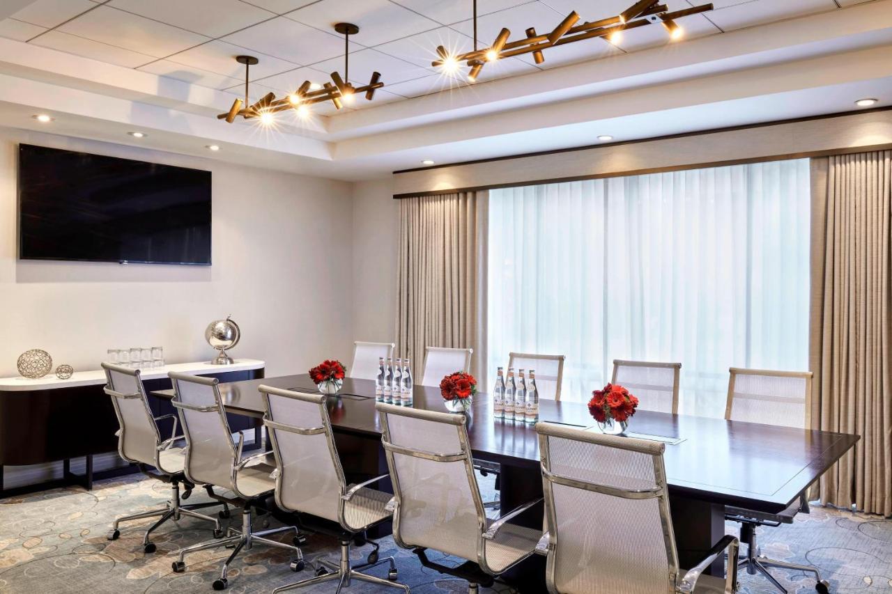 Los Angeles Marriott Burbank Airport Экстерьер фото